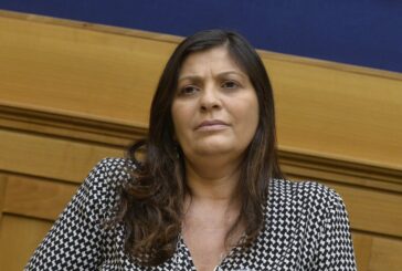 Migranti, Santelli a Conte "Governo intervenga o vietero' gli sbarchi"