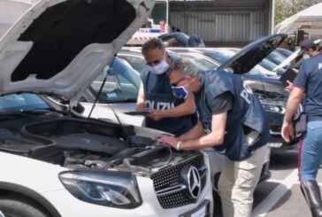 Riciclaggio internazionale di auto di lusso, arresti e sequestri