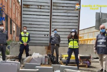 Napoli, sequestrate 42 tonnellate di rifiuti speciali diretti in Africa