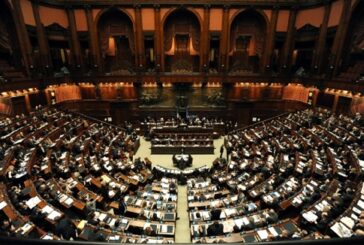 CAMERA APPROVA SCOSTAMENTO BILANCIO