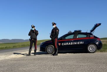 Rubano cosmetici con uno stratagemma: due donne arrestate dai Carabinieri