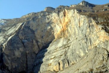 Non si apre il paracadute: muore sul Brento un 64enne senese