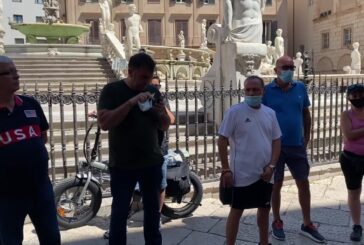 Nubifragio a Palermo, protesta davanti al Comune