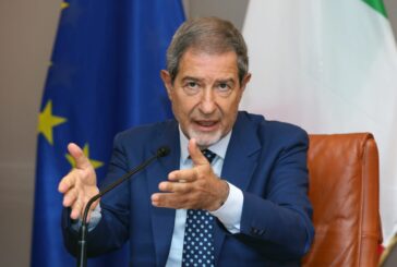Migranti, Tar Sicilia sospende l'ordinanza di Musumeci