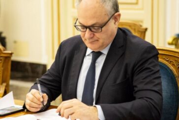 Gualtieri "Firmato il decreto per l'assunzione di 80 mila docenti"