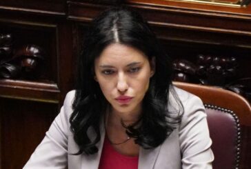 Azzolina "In atto tentativo di screditare personale scolastico"