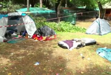 Albero cade su tenda a Massa, muore anche 14enne