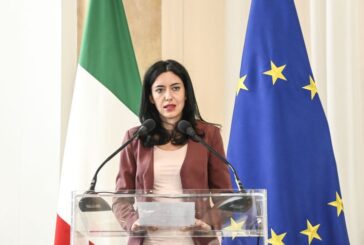 Scuola, Azzolina al personale "Sarà un anno duro ma fatto gran lavoro"