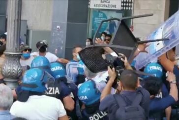Salvini contestato a Cava de’ Tirreni, tensione in piazza
