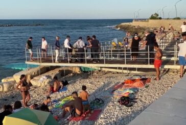 Puglia, Emiliano “Mare pulito e accessibile a tutti”