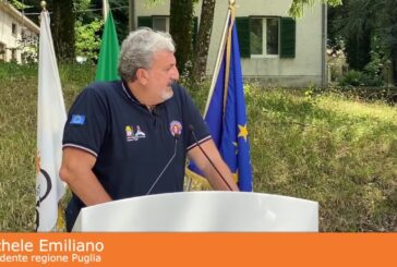 Emiliano con il ministro Costa in visita alla foresta umbra