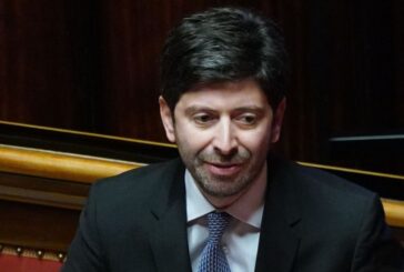 Coronavirus, Speranza "Mi fido degli insegnanti, no test obbligatori"
