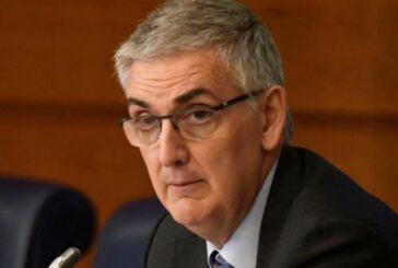 Coronavirus, Brusaferro "Non avere paura, ma seguire regole"