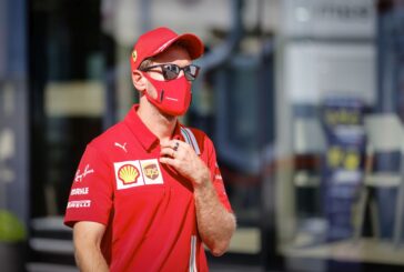 Formula 1, Vettel firma per l'Aston Martin "Orgoglioso e felice"