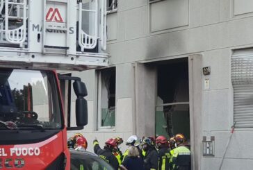 Esplosione in un condominio a Milano, Pm “fuga di gas”