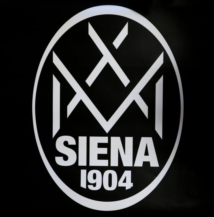 Acn Siena Presentati Lo Stemma La Maglia E La Rosa Dei Calciatori Il Cittadino Online