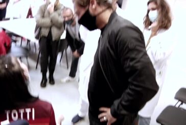 Totti visita la ragazza uscita dal coma grazie alla sua voce