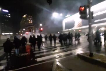 A Milano proteste anti Covid, scontri in piazza