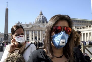 Coronavirus, nel Lazio da domani obbligo mascherina all'aperto