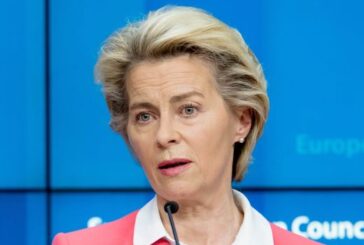 Coronavirus, Von der Leyen in auto isolamento