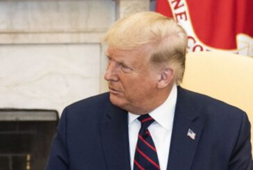 Usa, Trump lascia l'ospedale per salutare i fan