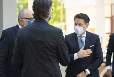 Coronavirus, nel nuovo decreto obbligo di mascherina anche all'aperto