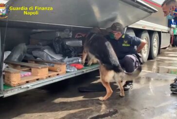 Sequestrati al porto di Napoli 130 kg di hashish, due arresti
