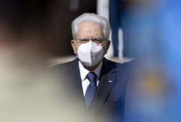 Covid, Mattarella "L'impegno per la sicurezza sul lavoro non arretri"