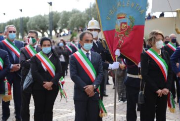 Santelli, sindaci con fascia tricolore per l'ultimo saluto