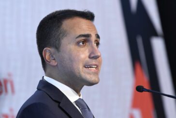 Coronavirus, Di Maio "Misure drastiche ora per salvare il Natale"
