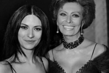 Laura Pausini, arriva il video "Io sì/Seen" con il cameo di Sophia loren