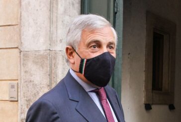 Tajani "No governo di unità nazionale, scriviamo insieme la manovra"