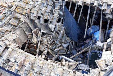 Crolla il tetto di una casa a Chiusdino