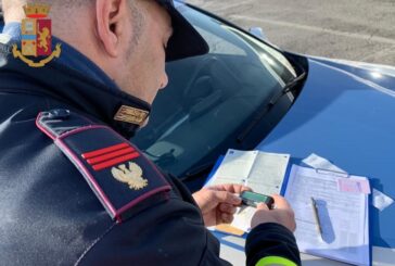 Polizia: sequestrata auto non assicurata e con la targa di un’altra vettura