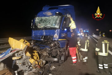 A1: un morto nell’incidente tra due camion