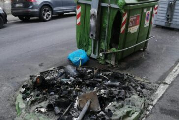 Cassonetti a fuoco a Poggibonsi: la Lega chiede le telecamere