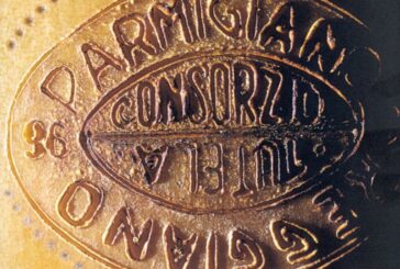 Parmigiano Reggiano, da falso Parmesan danni da 2 miliardi