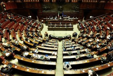 Ok Camera a scostamento di bilancio, Conte "Avanti con dialogo"