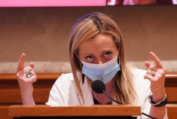 Meloni "Ponti d'oro a Berlusconi, ma non andrà mai a sinistra"