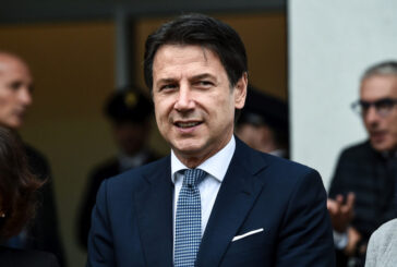 Conte "oggi l'Italia si risveglia, è il Vaccine Day"