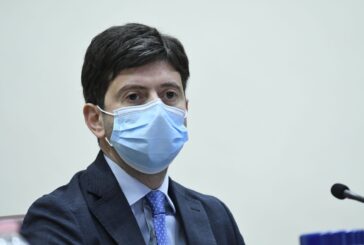Vaccino-day, Speranza "oggi luce del giorno ma ancora cautela"