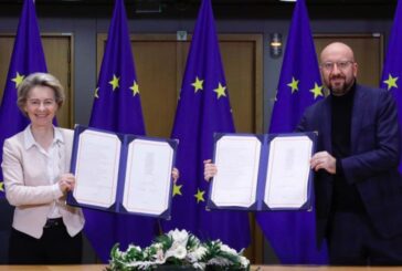 Brexit, von der Leyen e Michel firmano accordo commerciale