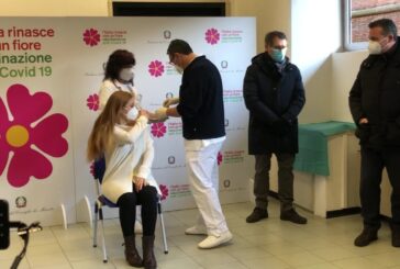 Covid, a Bologna la prima vaccinata è un medico di 31 anni
