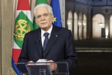 Mattarella "Vaccinarsi è un dovere", Conte "Richiamo a coesione"