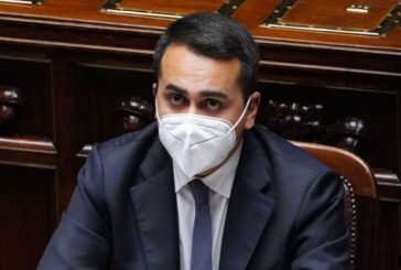 Di Maio "Da Renzi gesto irresponsabile, strade ora divise"