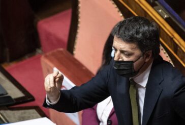 Renzi "Crisi aperta perché ora si gioca il futuro del Paese"