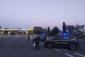 Provoca incidente in A1 e tenta di scappare: fermato dalla GdF