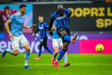 L'Inter piega la Lazio 3-1 e sorpassa il Milan in testa