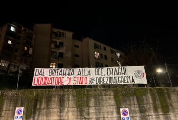 A Siena striscione di CasaPound contro Draghi