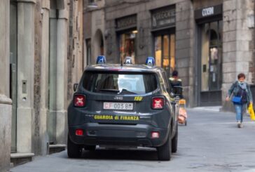 Controlli in centro: 2 persone multate dalla GdF